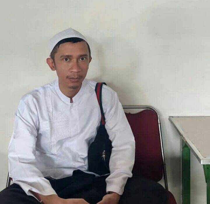 Penampilan Terbaru Aming Pakai Peci Dan Koko