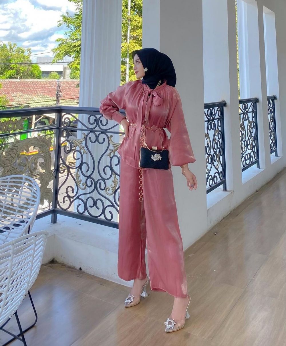 10 OOTD dengan One Set ala Hanifa Lestari, Simple dan Minimalis! 