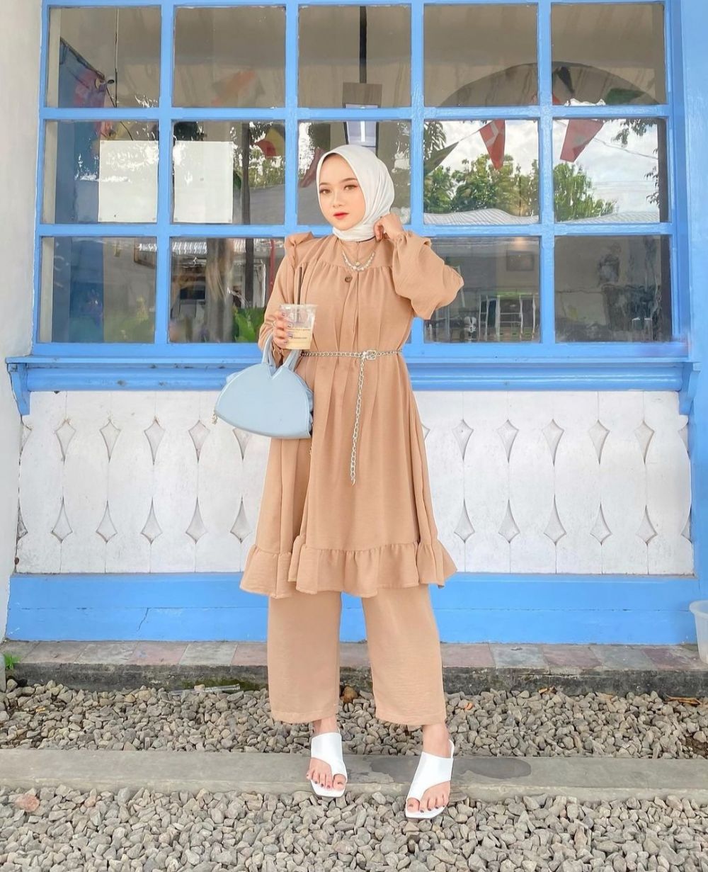 10 OOTD dengan One Set ala Hanifa Lestari, Simple dan Minimalis! 