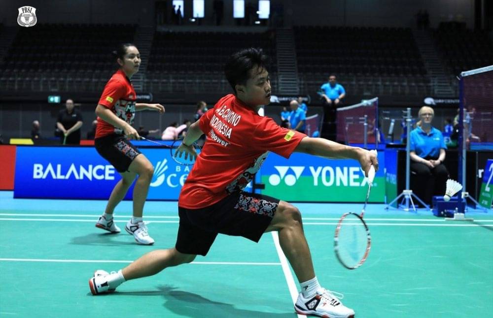 Teknik Pukulan Forehand Bulu Tangkis Dan Cara Latihannya