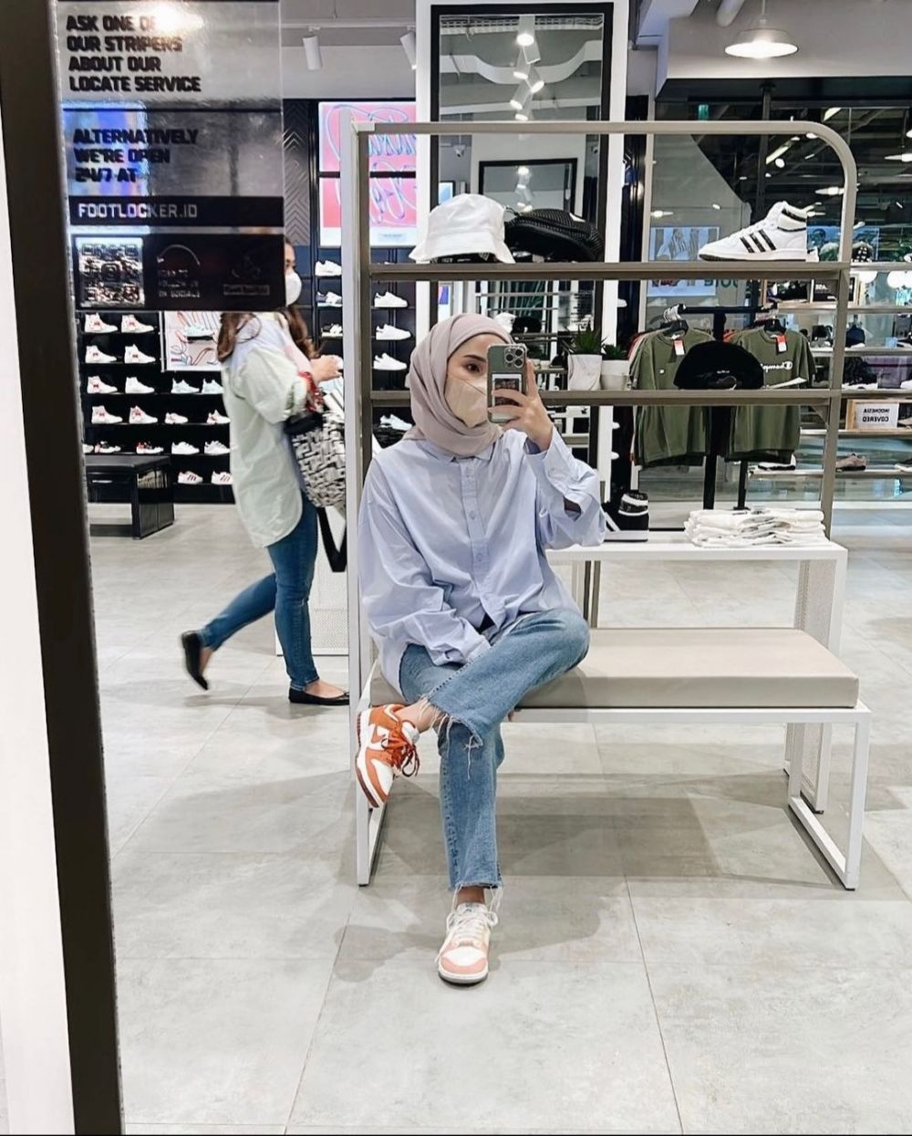 10 OOTD Hangout ala Mama Muda Talita Maghfira, Fresh Bak Gadis!