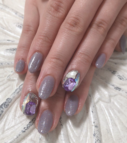 10 Inspirasi Nail Art ala Minami Minegishi Eks AKB48, Simple dan Cute!