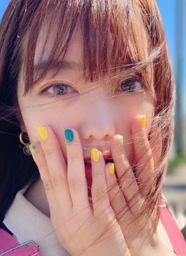 10 Inspirasi Nail Art ala Minami Minegishi Eks AKB48, Simple dan Cute!