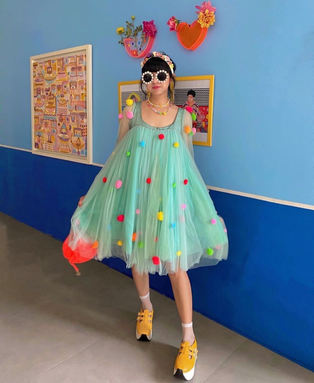 12 Koleksi Dress Colorful Diana Rikasari, Cocok untuk Birthday Party