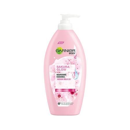 5 Body Lotion Mengandung Sakura, Bantu Kulit Lebih Glowing!