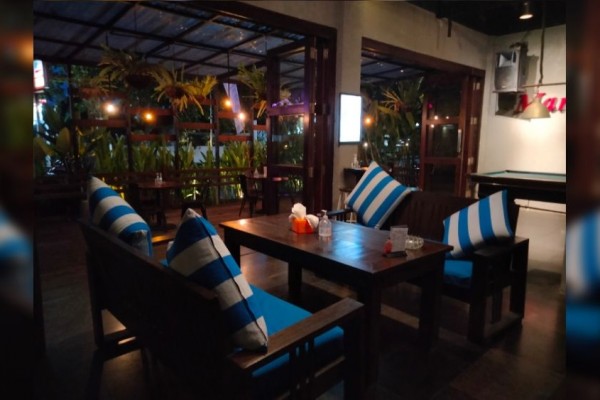 Marina Cafe, Tempat Nongkrong di Senggigi yang Menarik Dikunjungi