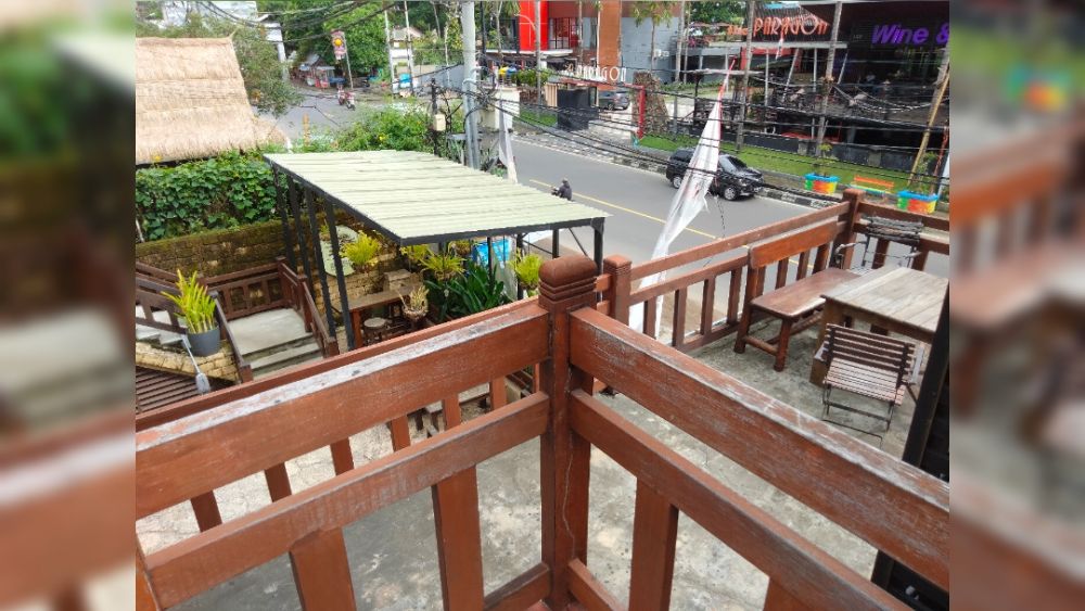 Marina Cafe, Tempat Nongkrong di Senggigi yang Menarik Dikunjungi