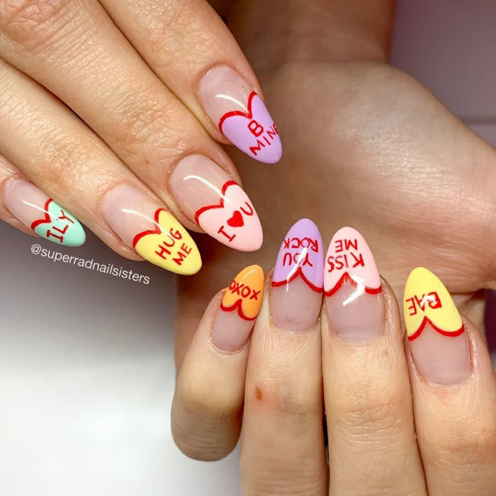 48 Inspirasi Desain Nail Art Tema Love yang Catchy tapi Simpel Lho