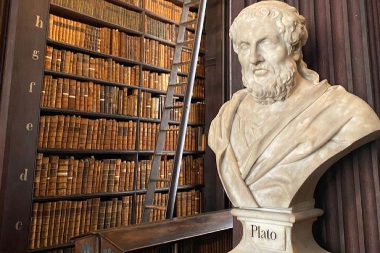 12 Ucapan Plato yang Mengadung Sarkasme dan Satire