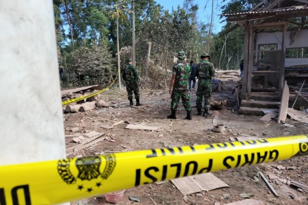 Polisi Tetapkan 5 Tersangka Kasus Ledakan Petasan Di Blitar