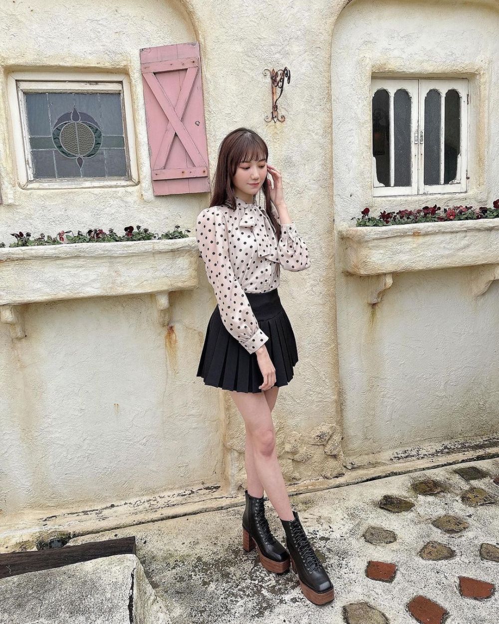 9 Inspirasi Outfit ala Fujisaki Miyu NGT48, Chic dan Manis!