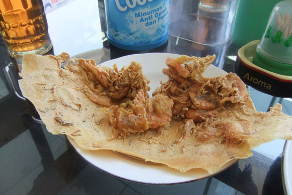 Cara Membuat Peyek Teri, Pelengkap Nasi Kebuli yang Renyah Banget