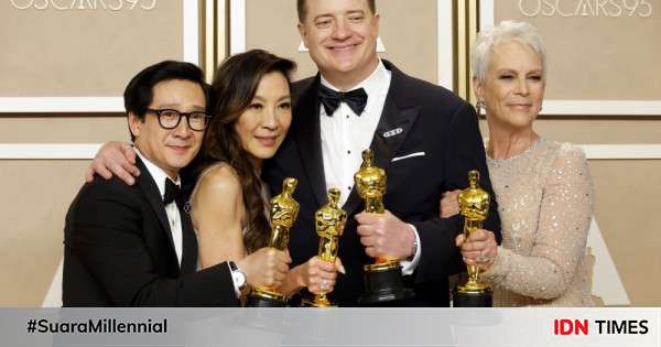 Momen Tak Terlupakan Oscar 2023, Michelle Yeoh Cetak Sejarah