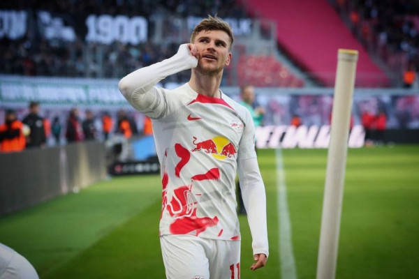 5 Striker Top Bundesliga yang Pernah Berkarier di Premier League