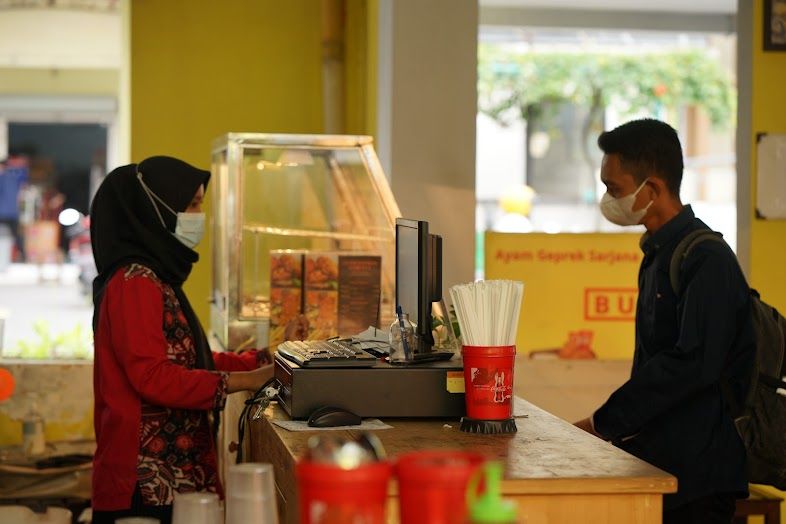 7 Tempat Makan Murah Dekat UNY, Harganya Gak Bikin Dompet Jebol