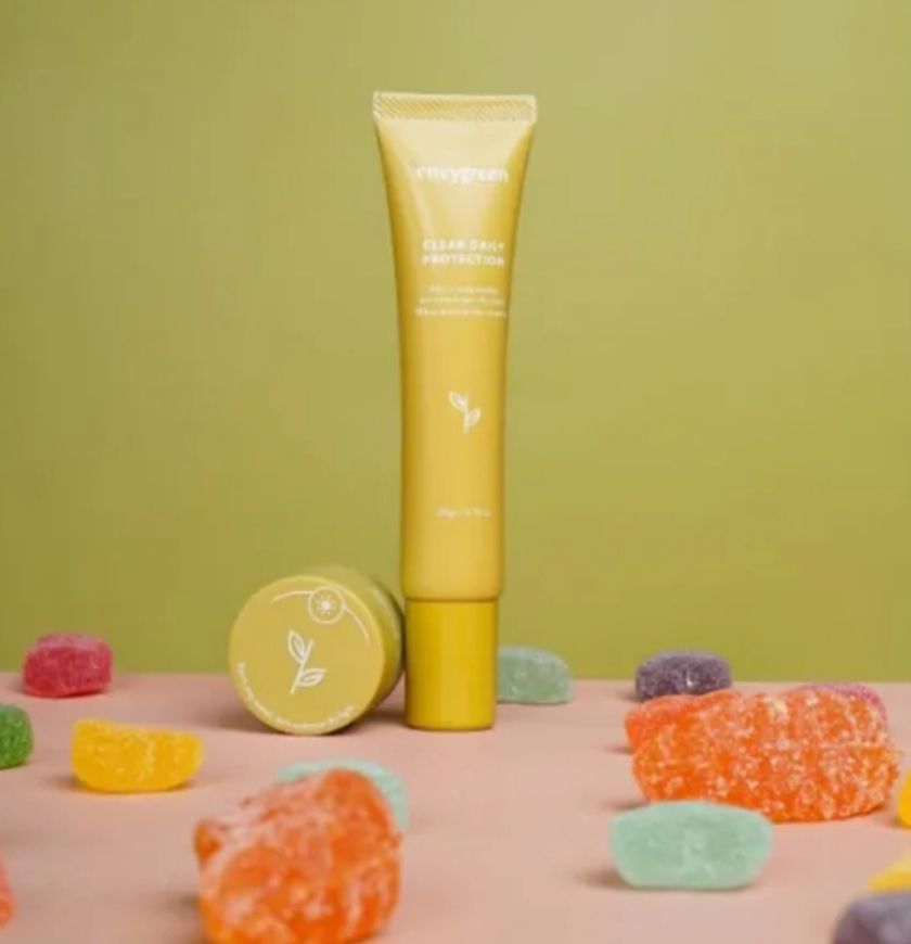 5 Produk Sunscreen untuk Kulit Berjerawat, Merawat Maksimal!