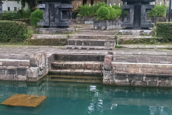 Pemandian Air Panas Candi Umbul Magelang: Lokasi, Rute dan Harga
