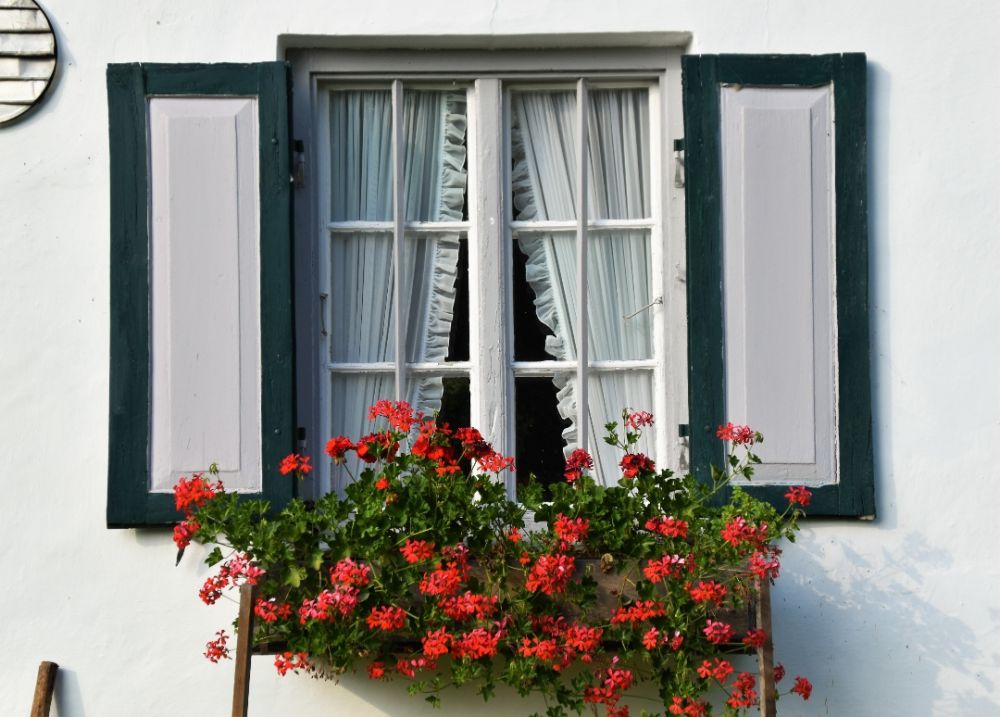 5 Tips Memilih Gorden Jendela Rumah Jangan Asal Pasang