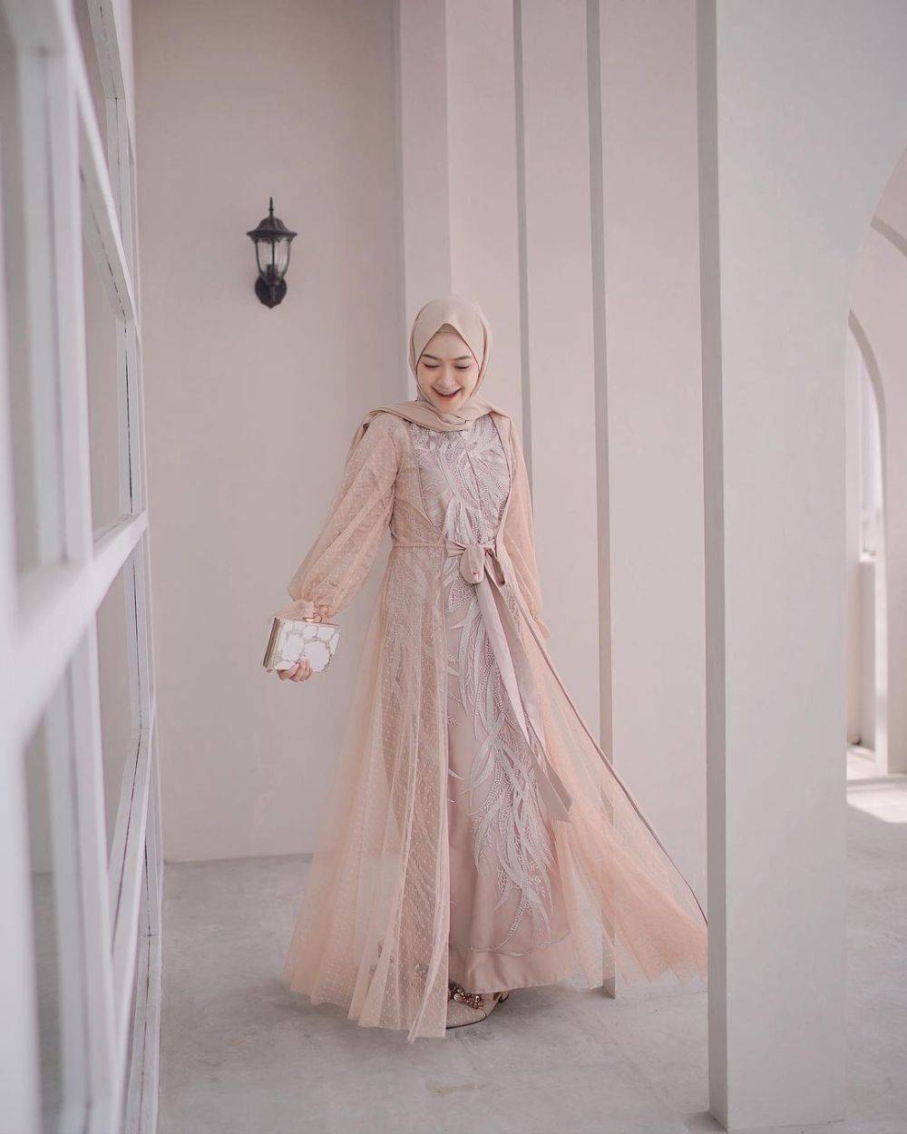 Outfit Kondangan Hijab Organza Dan Tulle Dotty Ala Saritiw