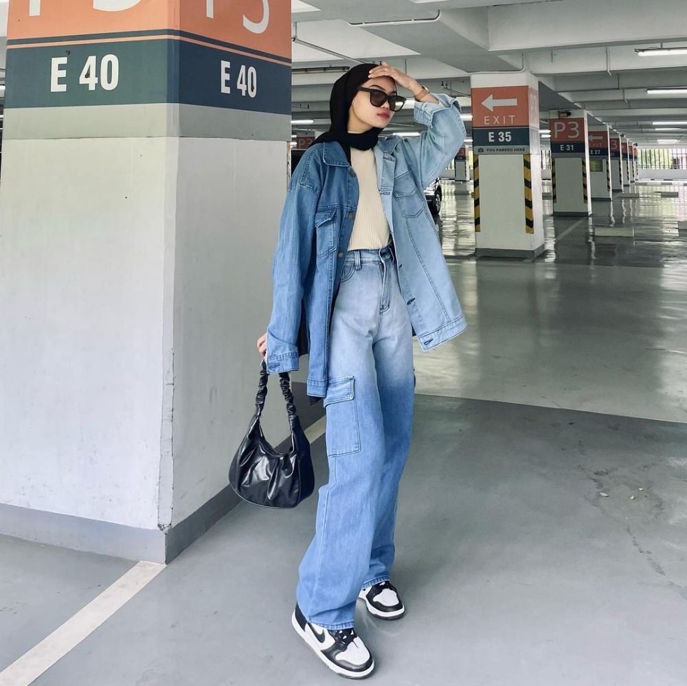 9 Padu Padan Style Boyish dengan Cargo Pants ala Clara Yulia, Kece!