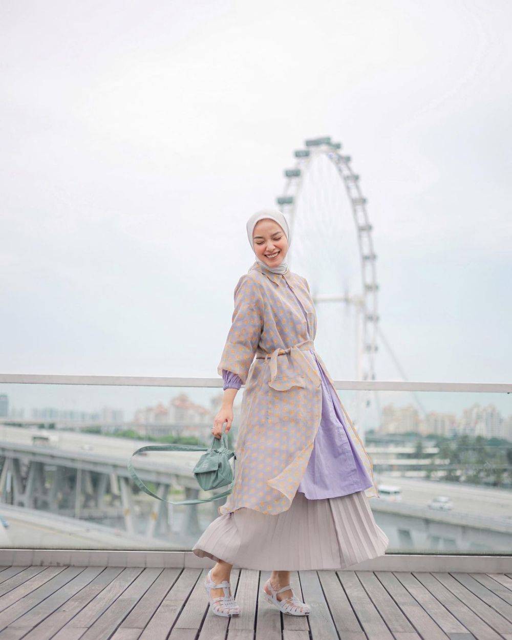 9 Inspirasi OOTD Kondangan Hijab Ala Intan Sugih, Memukau!