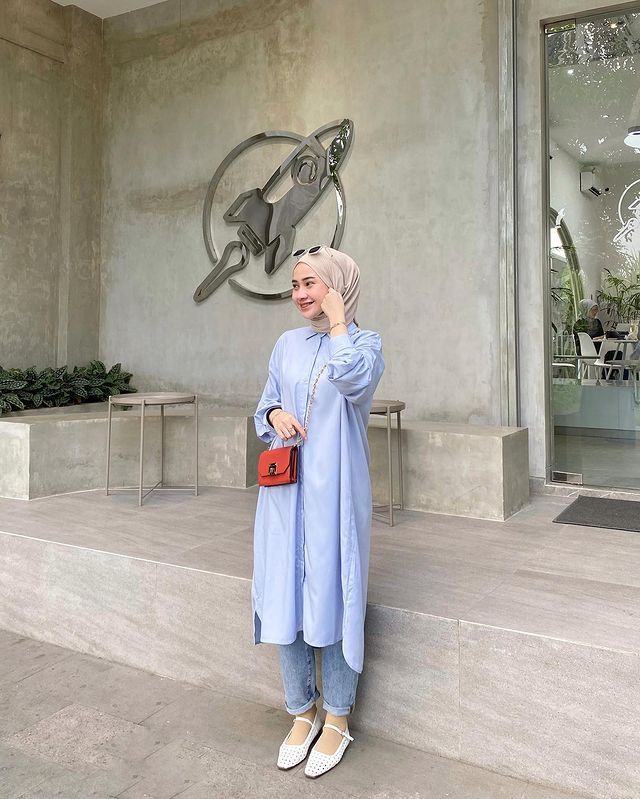 9 Ide Padu Padan Tunik Ala Kirana Salsabila, OOTD Casual Kekinian!