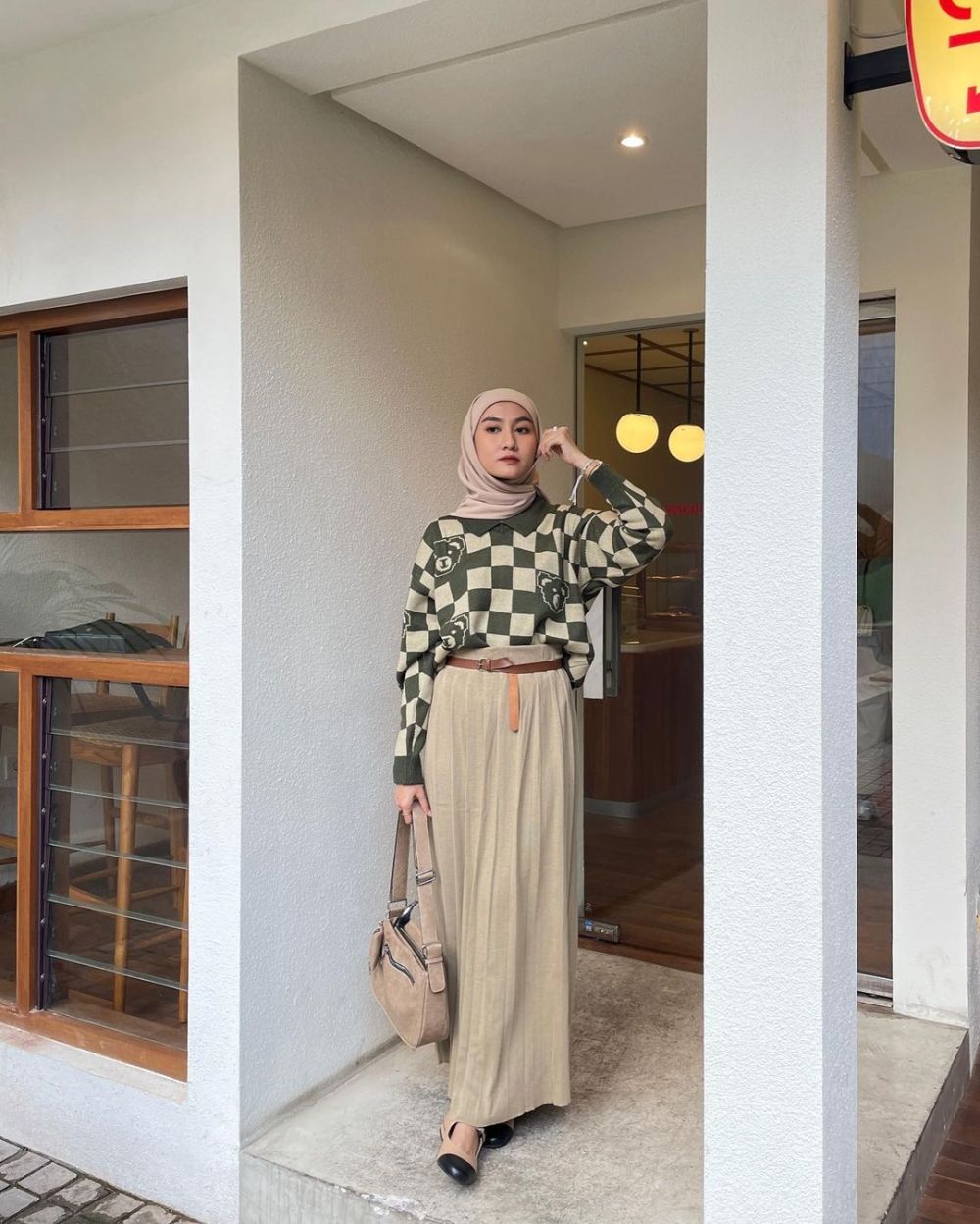 9 Korean Style Outfit untuk Hangout ala Inas Rana Fagastia, Stunning!