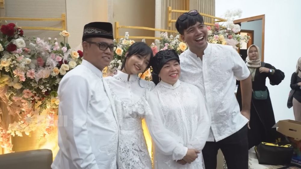 10 Potret Fuji Gelar Buka Puasa dan Syukuran Rumah, Bertabur Artis