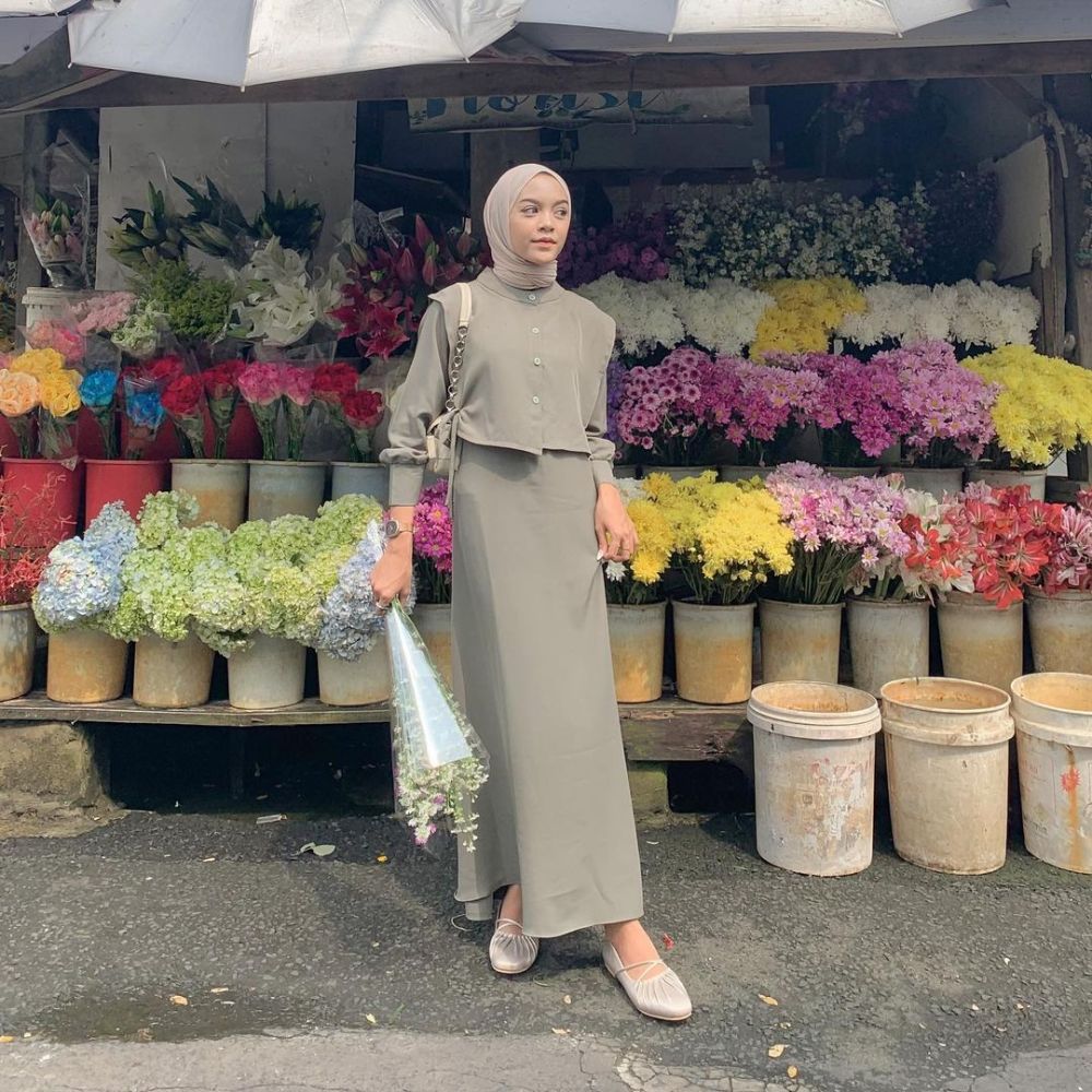 9 Ide Outfit Hijab Acara Formal ala Febiola Nabila, Stunning Abis!