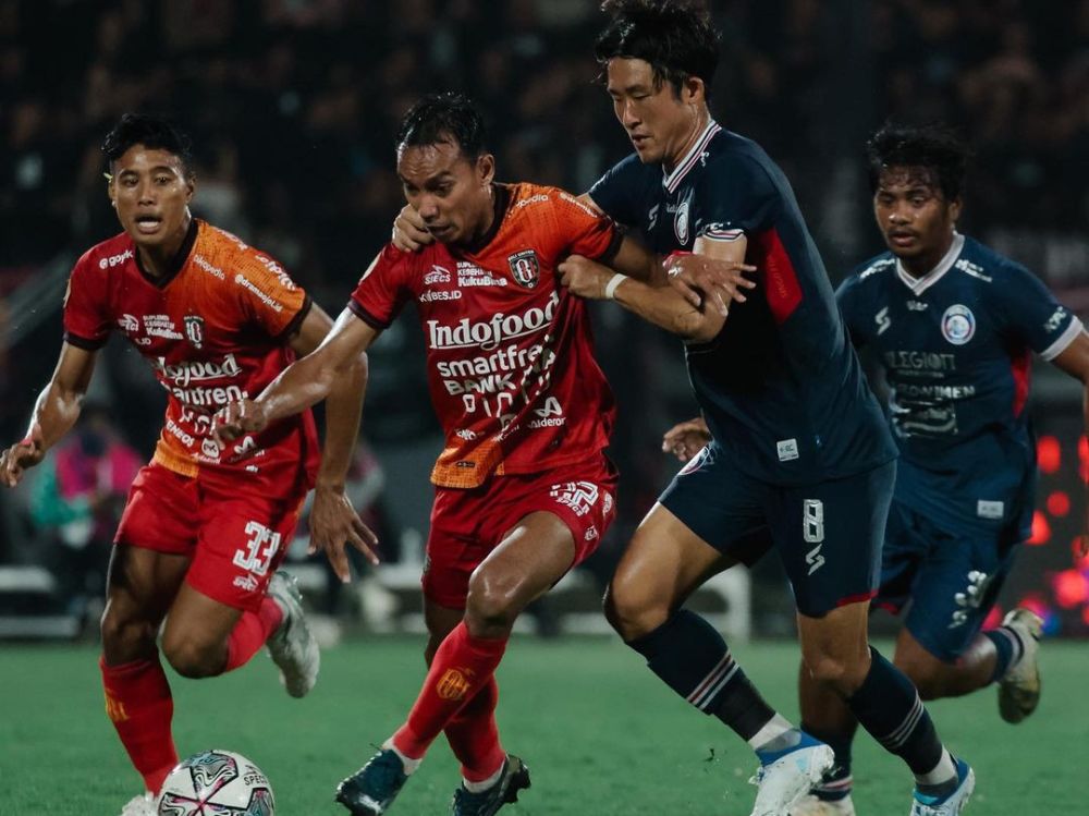 'Derby Bali' Arema FC vs Bali United, Siapa Unggul?