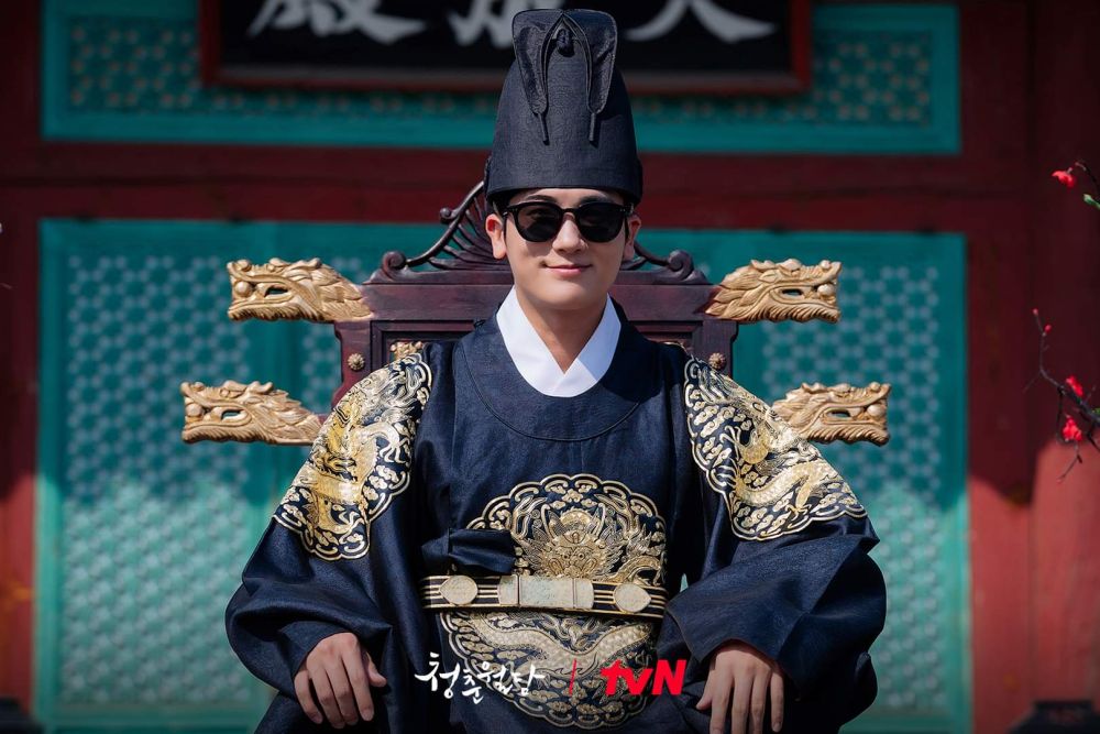 10 Momen Ceria di Belakang Layar Our Blooming Youth