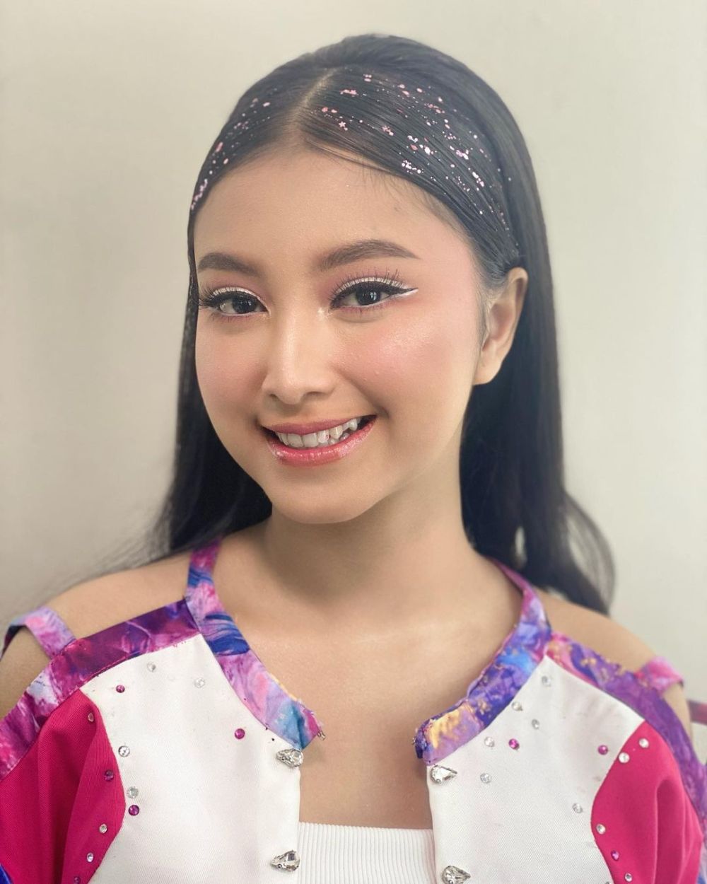 9 Inspirasi Makeup ala Cantika Davinca D'Koplo, Fresh Banget