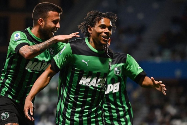 10 Potret Armand Lauriente, Winger Moncer Milik US Sassuolo