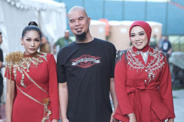 9 Potret Mahadewi di Pesta Rakyat Bandung, Kembali Manggung!