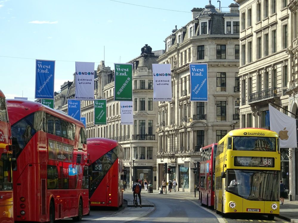 7 Background Foto Ikonik Ini Bikin Orang Percaya Kamu Berada di London