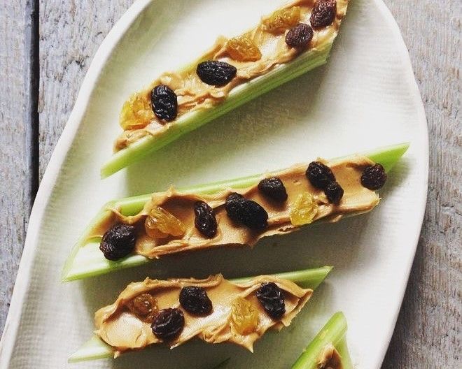 5 Fakta Ants on a Log, Snack Favorit Anak-Anak di Amerika - IDN Times Bali