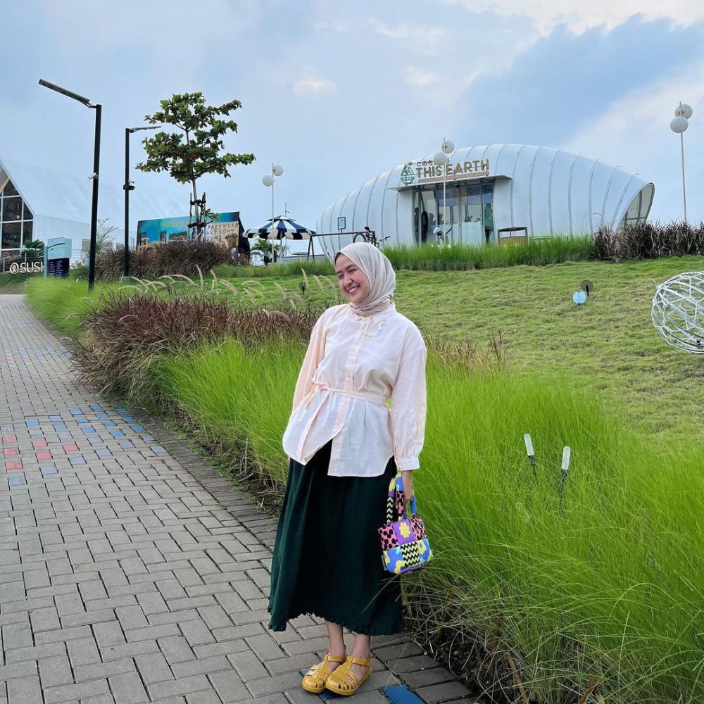 9 Ide OOTD Hijab dengan Rok ala Silvia Maulidia, Pas Buat Ketemu Camer