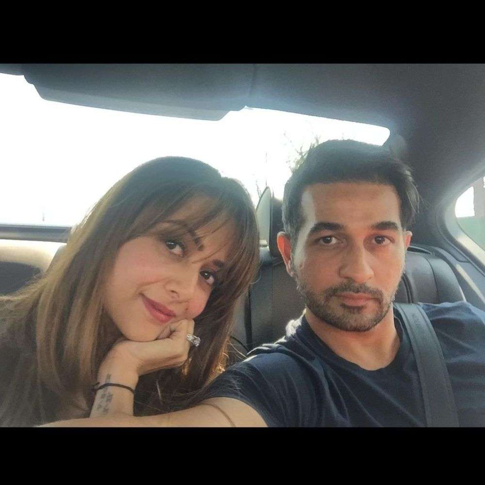 9 Potret Amrita Arora Dan Shakeel Ladak, Anniversary Ke-14