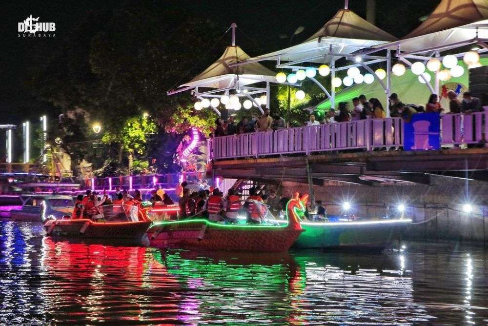 5 Wisata Perahu Untuk Menyusuri Kota Di Indonesia