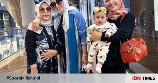 10 Potret Quality Time Syahrini Bareng Keluarga Di Singapura