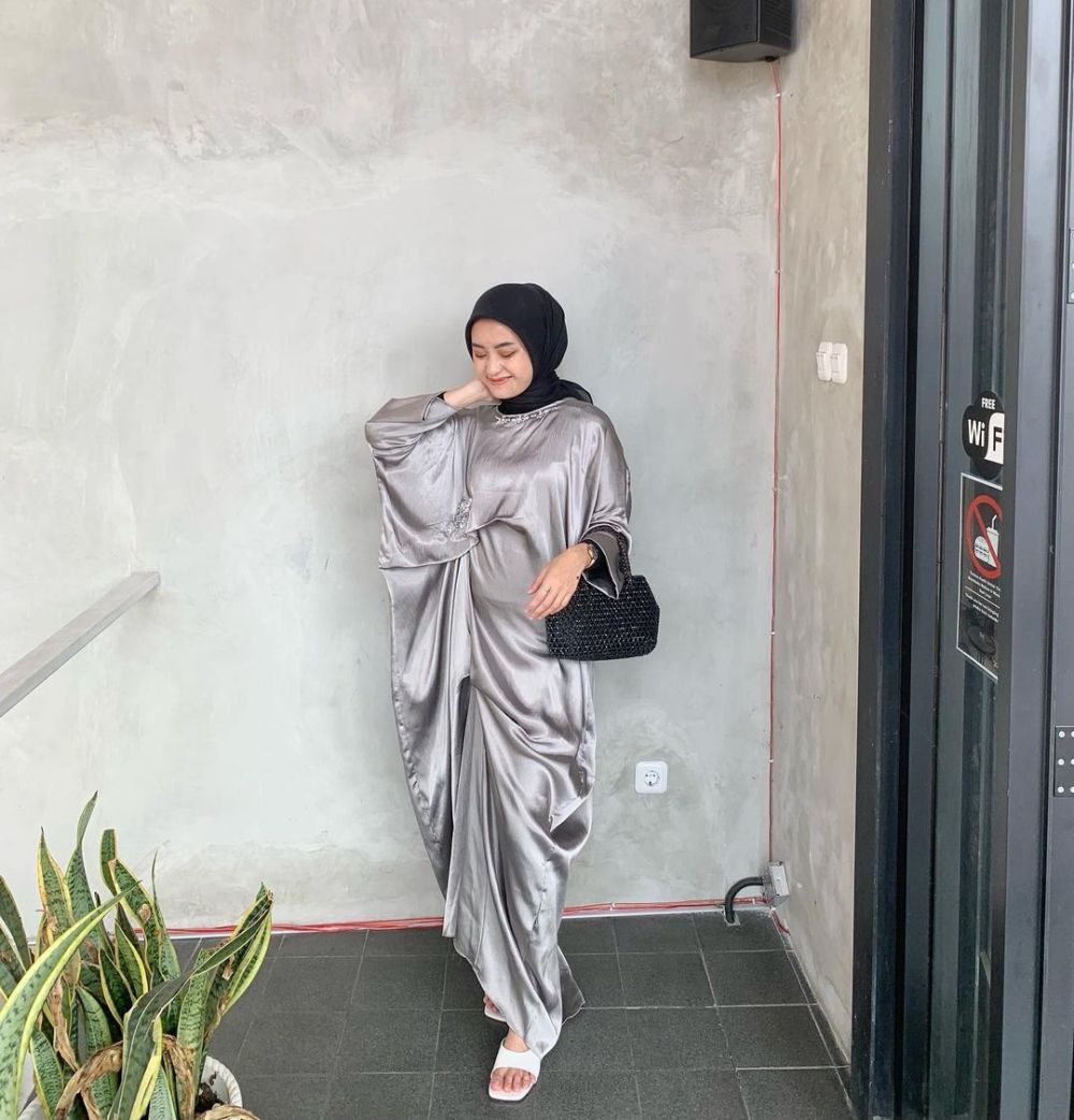 10 Ide Outfit Buka Bersama Dengan Dress, Anggun Nan Elegan