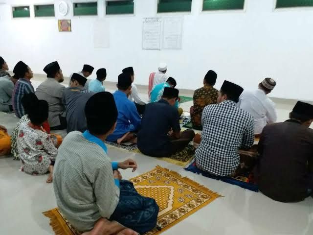 5 Tempat  Salat Tarawih Tercepat dan Terlama di Indonesia