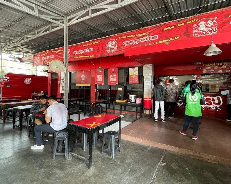 7 Tempat Makan Murah Dekat UNY, Harganya Gak Bikin Dompet Jebol