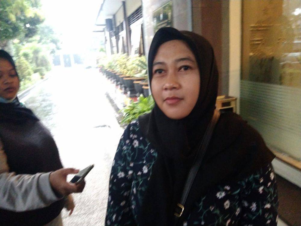 Laporan Tragedi Kanjuruhan Disto, Ibu Korban Menangis