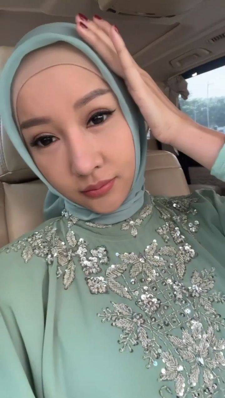 10 Potret Lucinta Luna Pakai Hijab Saat Ramadan