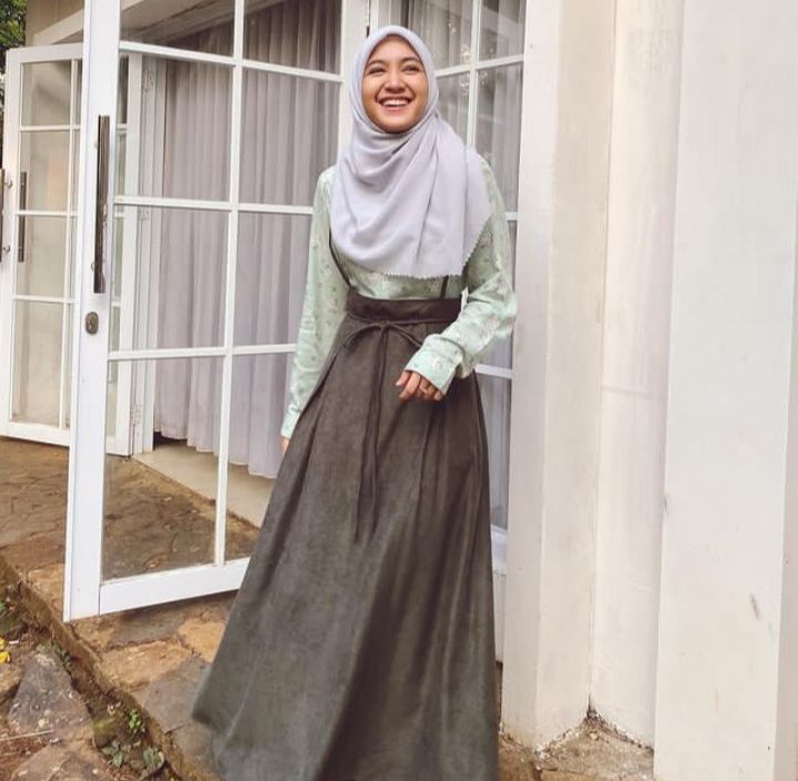 10 Model Gamis untuk Remaja, Tampil Kekinian dan Manis