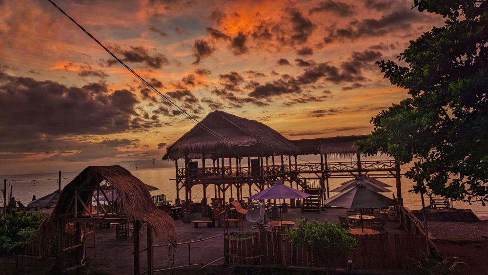 Rekomendasi Tempat Bukber dengan Keindahan Pantai di Lotim