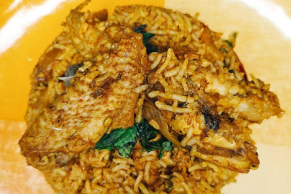 Resep Nasi Kari Ayam Rice Cooker, Berempah dan Sedap di Lidah!