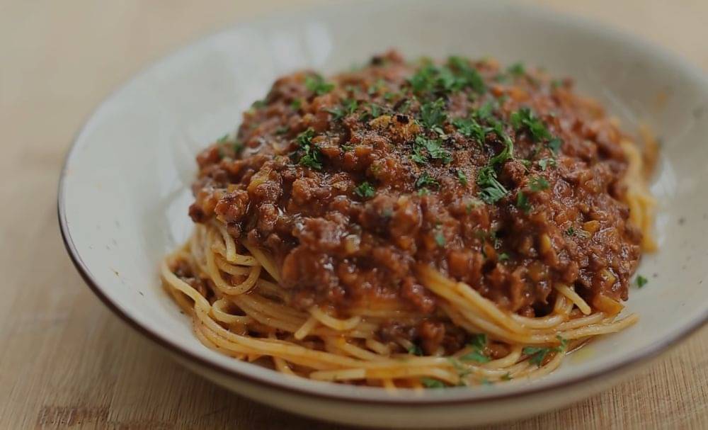 Resep Spaghetti Bolognese Ala Rumahan, Rasanya Klasik Banget