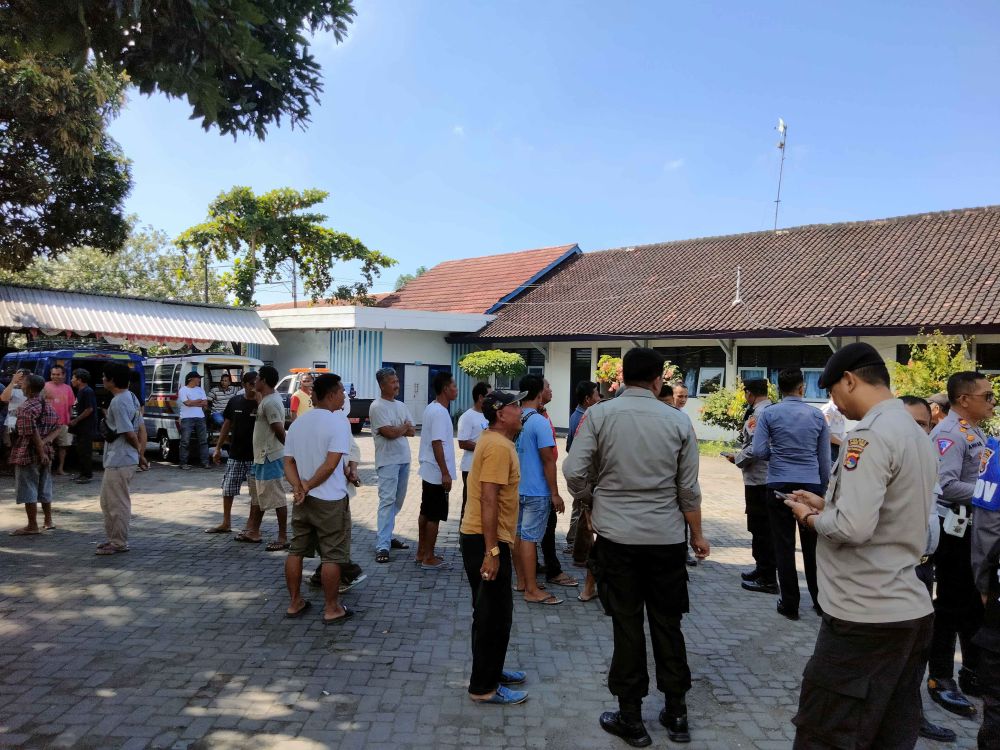 Ratusan Sopir Angkutan Desa Geruduk Kantor Dishub Lombok Timur